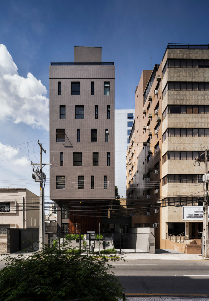 Curitiba 公寓建筑，融入城市景观与 High Line Park 的和谐之作