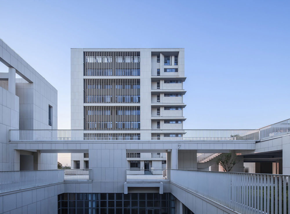 江苏省靖江高级中学新校区 | 互动界面与功能复合的空间设计