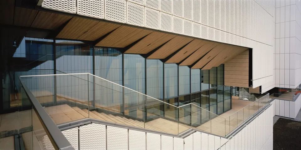 隈研吾新作 | Grand morillon 学生宿舍，建筑与人行通道的完美融合