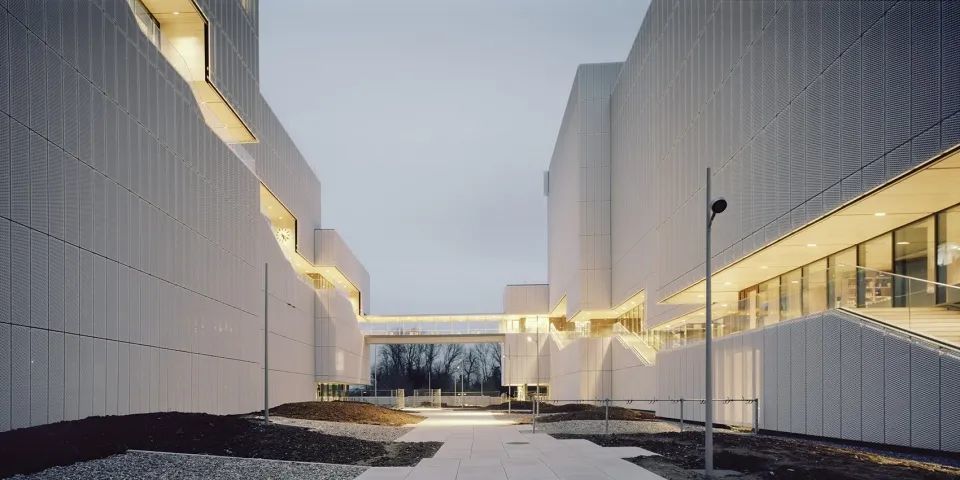隈研吾新作 | Grand morillon 学生宿舍，建筑与人行通道的完美融合