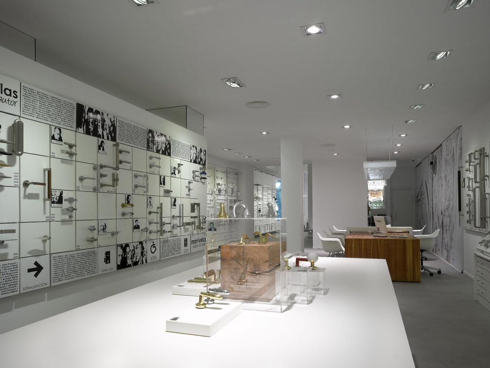 西班牙"El Picaporte"展厅 | 水滴元素展现产品魅力