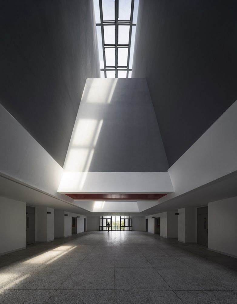 江苏省靖江高级中学新校区 | 互动界面与功能复合的空间设计