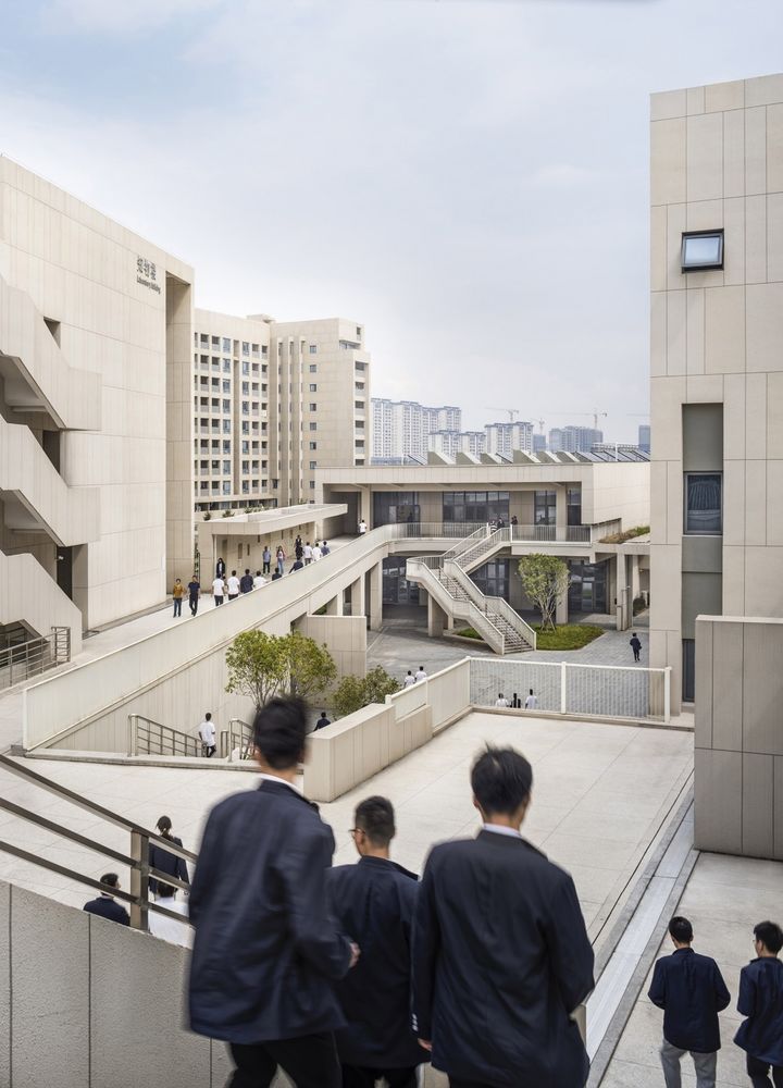 江苏省靖江高级中学新校区 | 互动界面与功能复合的空间设计