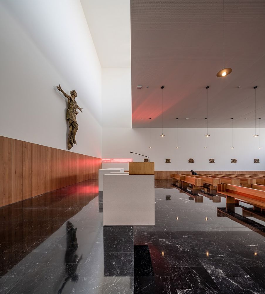 Salesianos Pamplona 工艺学校 | 柔性连接的城市建筑群