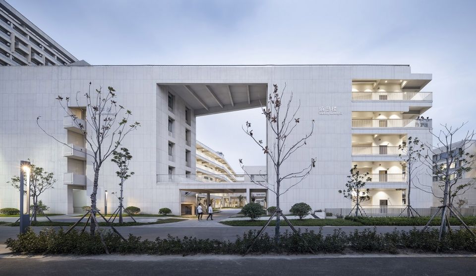 江苏省靖江高级中学新校区 | 互动界面与功能复合的空间设计