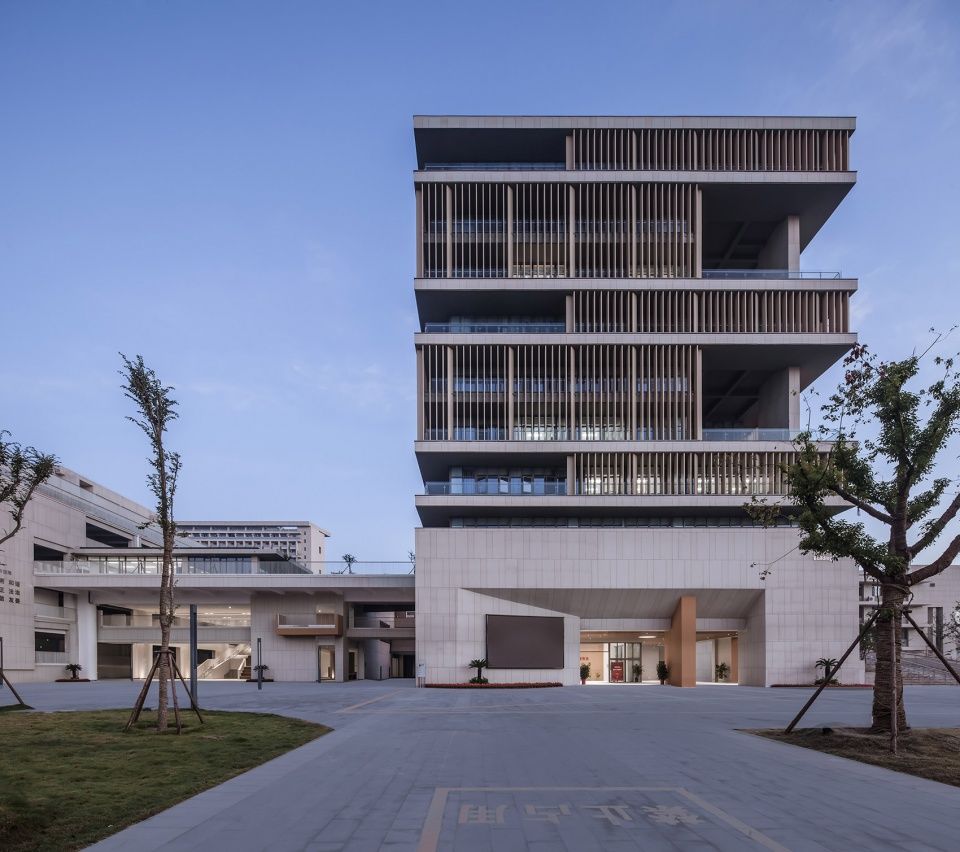 江苏省靖江高级中学新校区 | 互动界面与功能复合的空间设计