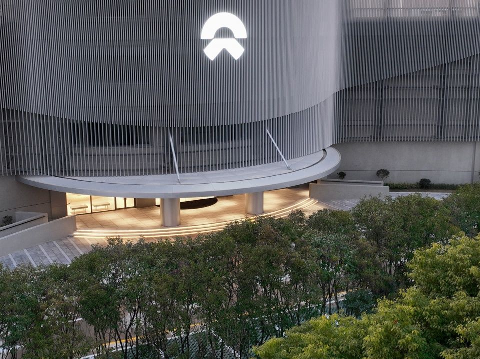 上海蔚来汽车交付中心 | Kokaistudios 打造工业风地标
