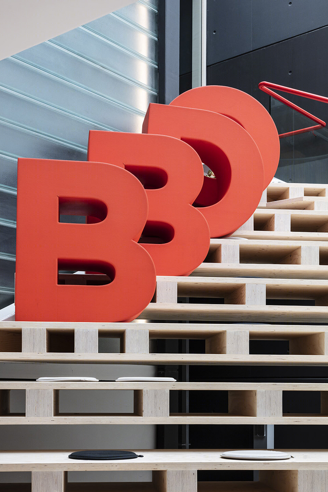 比利时 BBDO Brussels 办公室的动态设计
