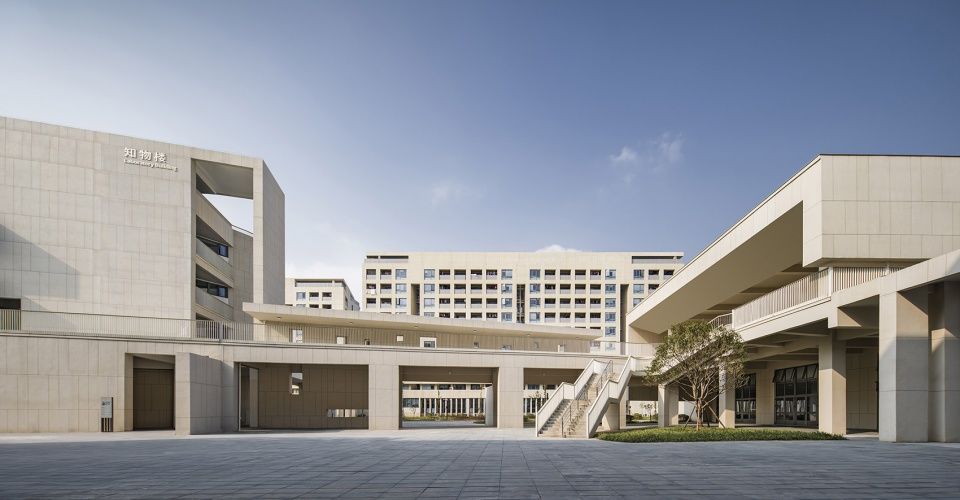 江苏省靖江高级中学新校区 | 互动界面与功能复合的空间设计