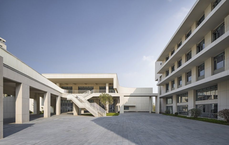 江苏省靖江高级中学新校区 | 互动界面与功能复合的空间设计