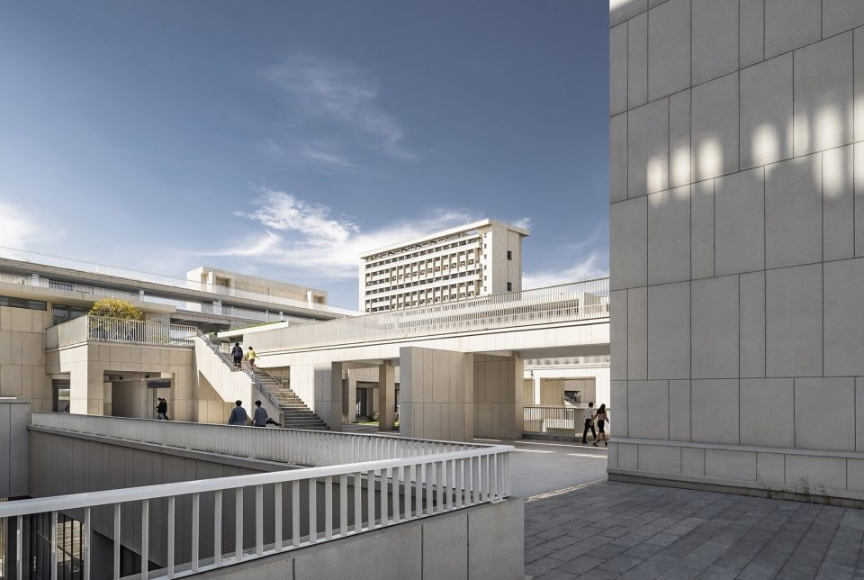 江苏省靖江高级中学新校区 | 互动界面与功能复合的空间设计