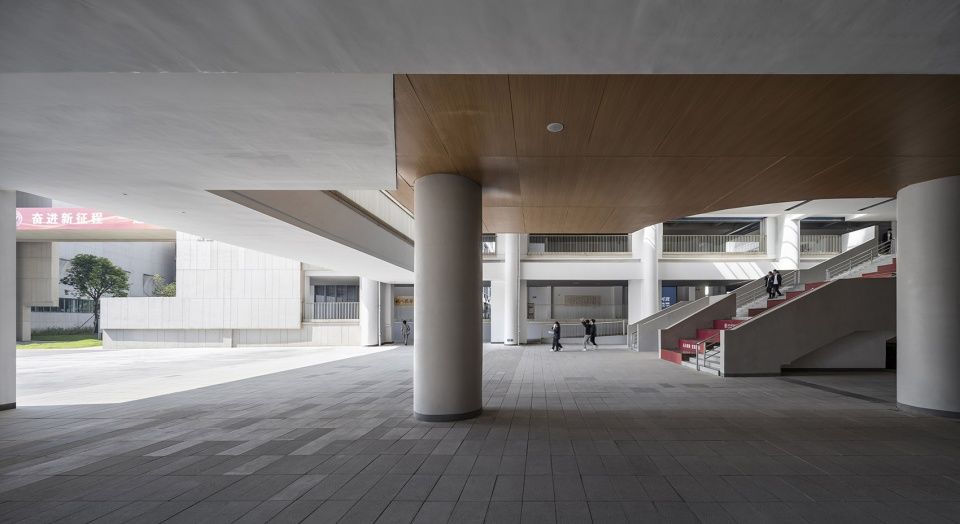 江苏省靖江高级中学新校区 | 互动界面与功能复合的空间设计