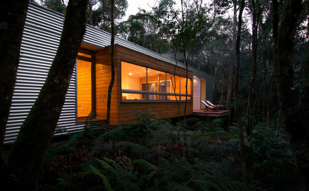 巴西山林中的自然对话——MAPA Architects 设计周末度假屋