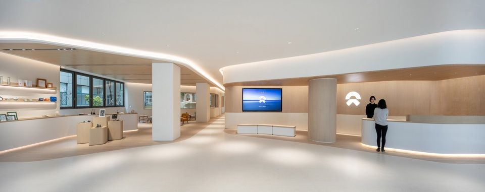 上海蔚来汽车交付中心 | Kokaistudios 打造工业风地标
