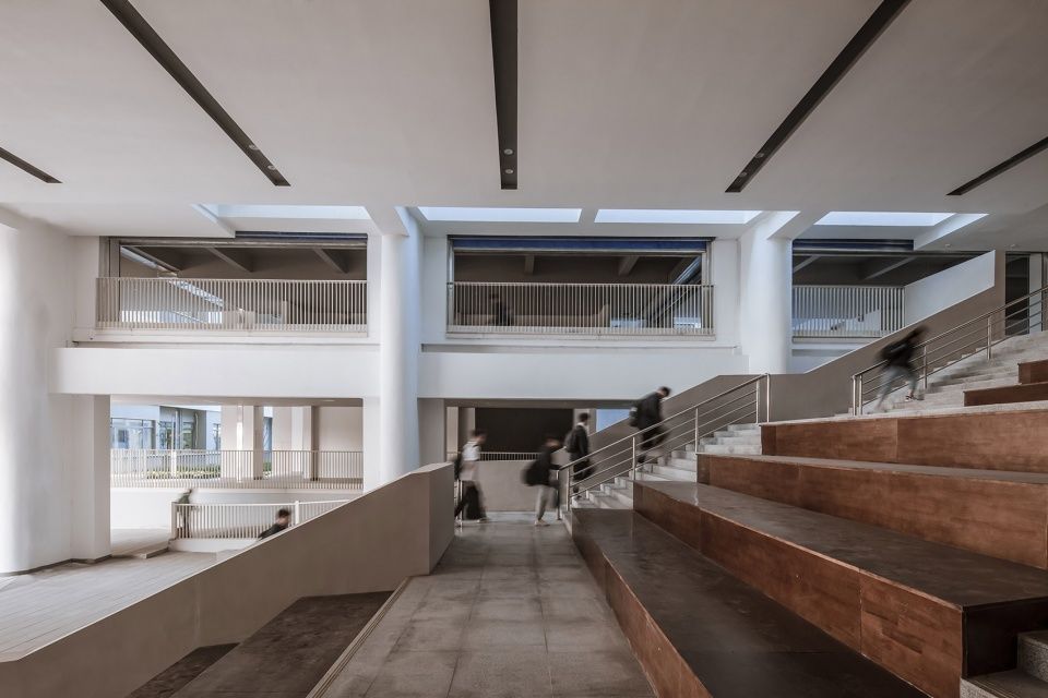 江苏省靖江高级中学新校区 | 互动界面与功能复合的空间设计