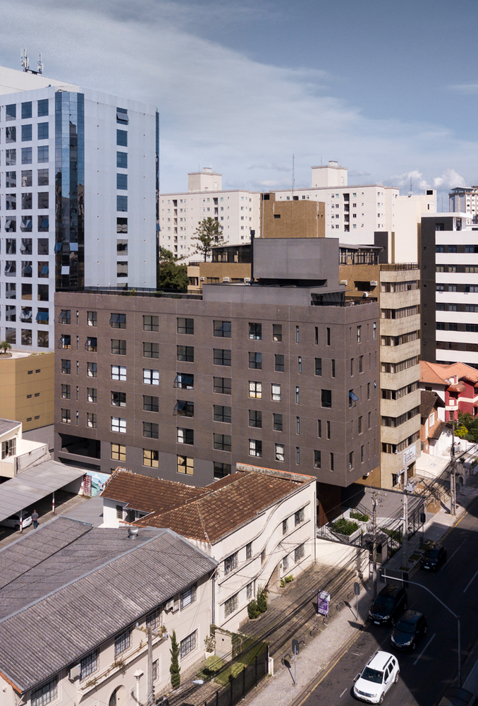 Curitiba 公寓建筑，融入城市景观与 High Line Park 的和谐之作