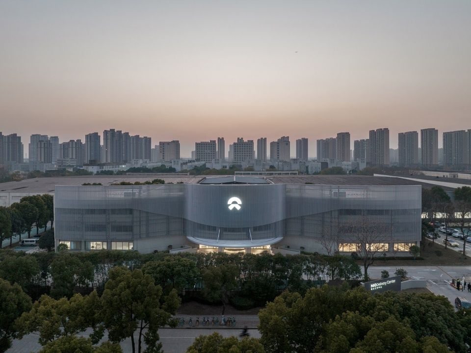 上海蔚来汽车交付中心 | Kokaistudios 打造工业风地标