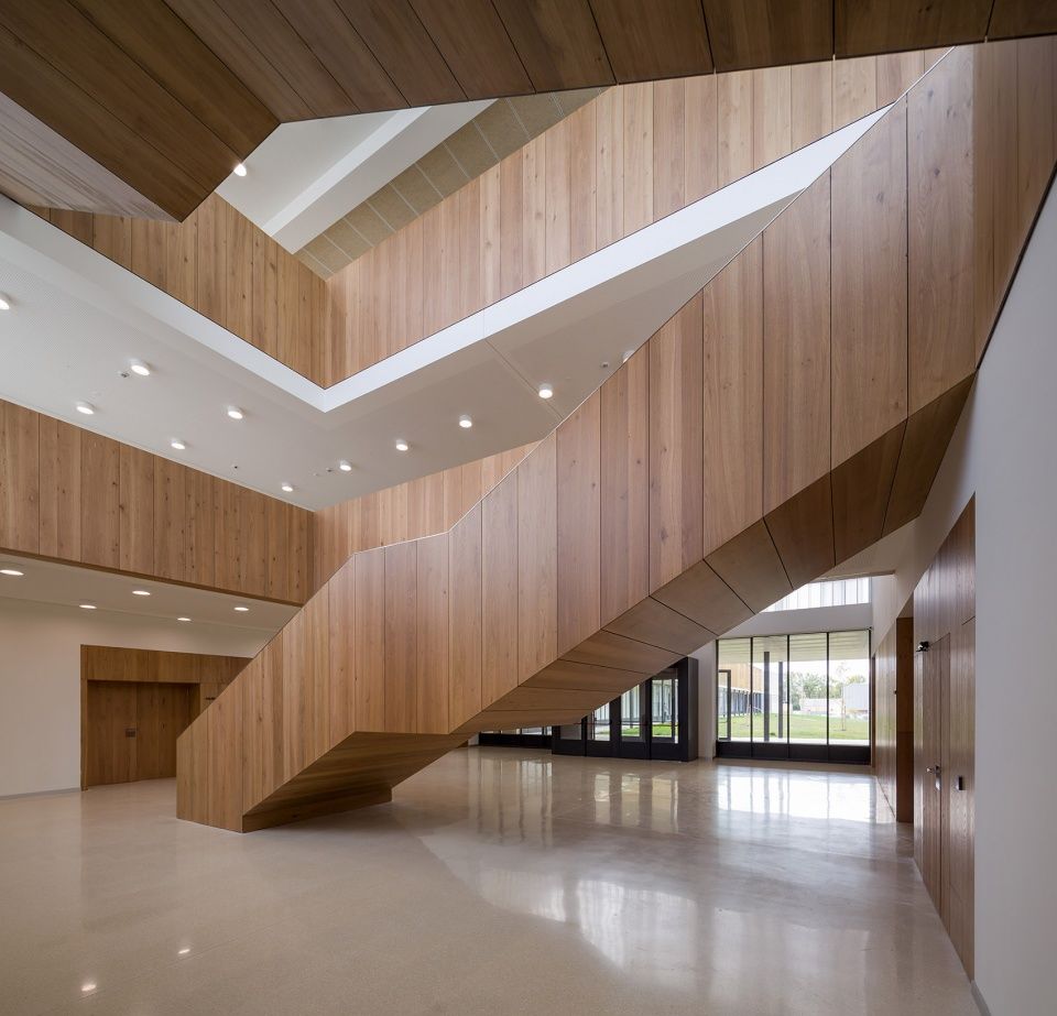 Salesianos Pamplona 工艺学校 | 柔性连接的城市建筑群