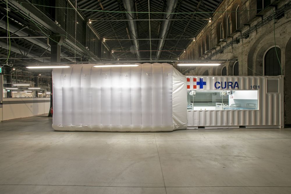疫情下的紧急救治室——集装箱改建的 ICU 病房