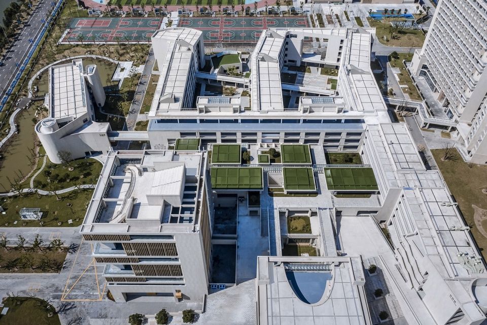江苏省靖江高级中学新校区 | 互动界面与功能复合的空间设计