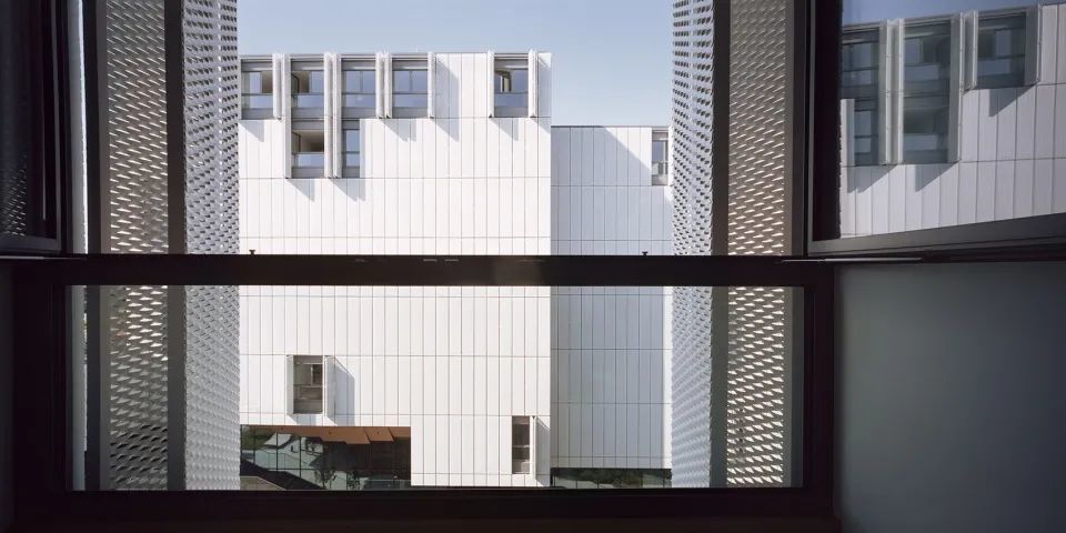 隈研吾新作 | Grand morillon 学生宿舍，建筑与人行通道的完美融合
