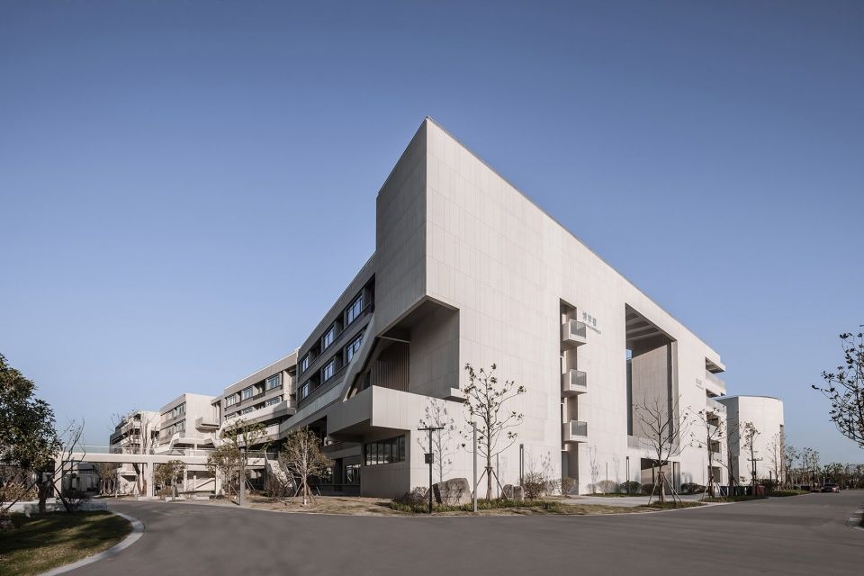江苏省靖江高级中学新校区 | 互动界面与功能复合的空间设计