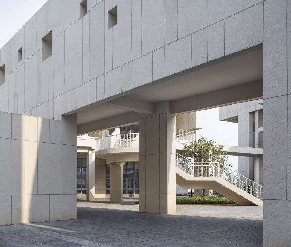 江苏省靖江高级中学新校区 | 互动界面与功能复合的空间设计