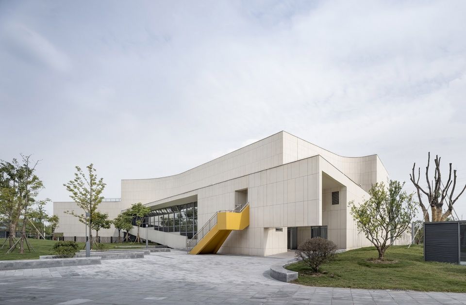 江苏省靖江高级中学新校区 | 互动界面与功能复合的空间设计