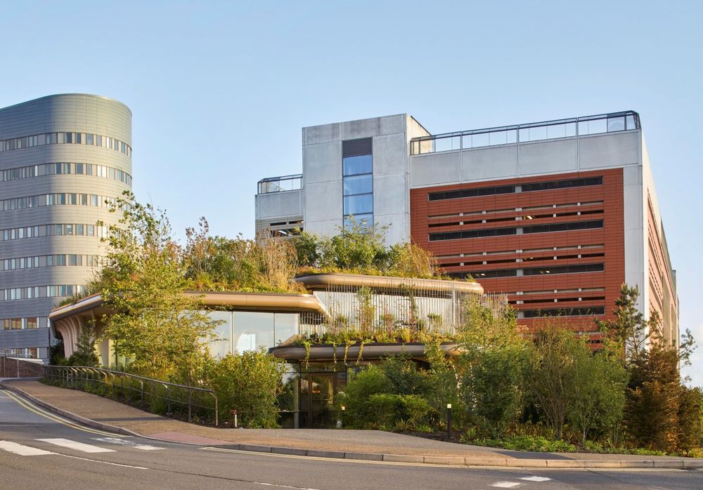 Thomas Heatherwick 打造绿色癌症患者中心 Maggie's Leeds Centre