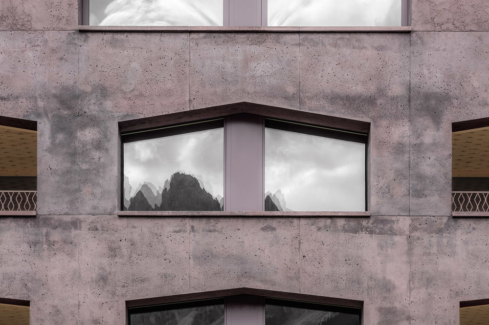意大利 Pedevilla Architects 打造山景豪华套房酒店