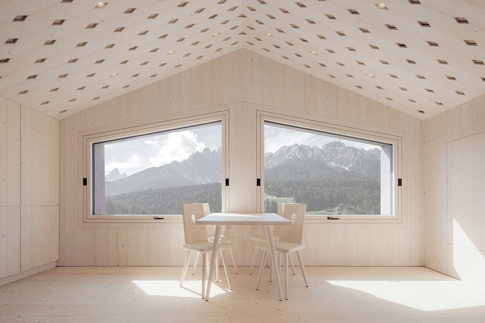意大利 Pedevilla Architects 打造山景豪华套房酒店