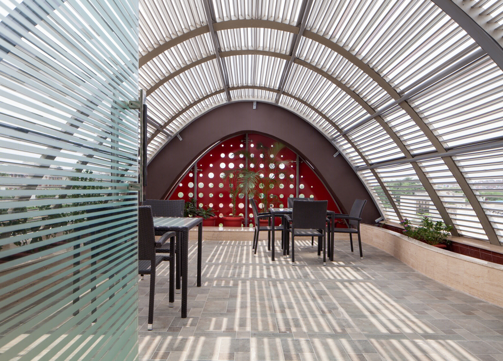 Anagram Architects 打造独特红色幕墙的印度 The Digit 办公楼