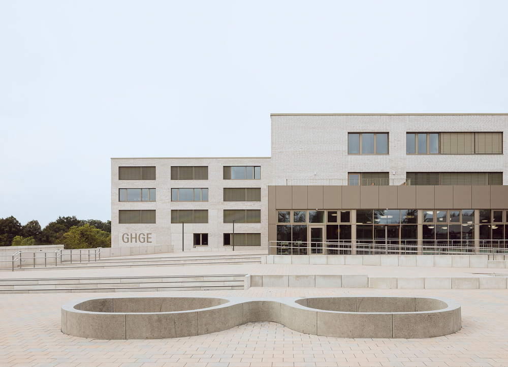Sehw Architektur 打造德国埃森 Gustav Heinemann 综合学校，现代教育空间的完美典范