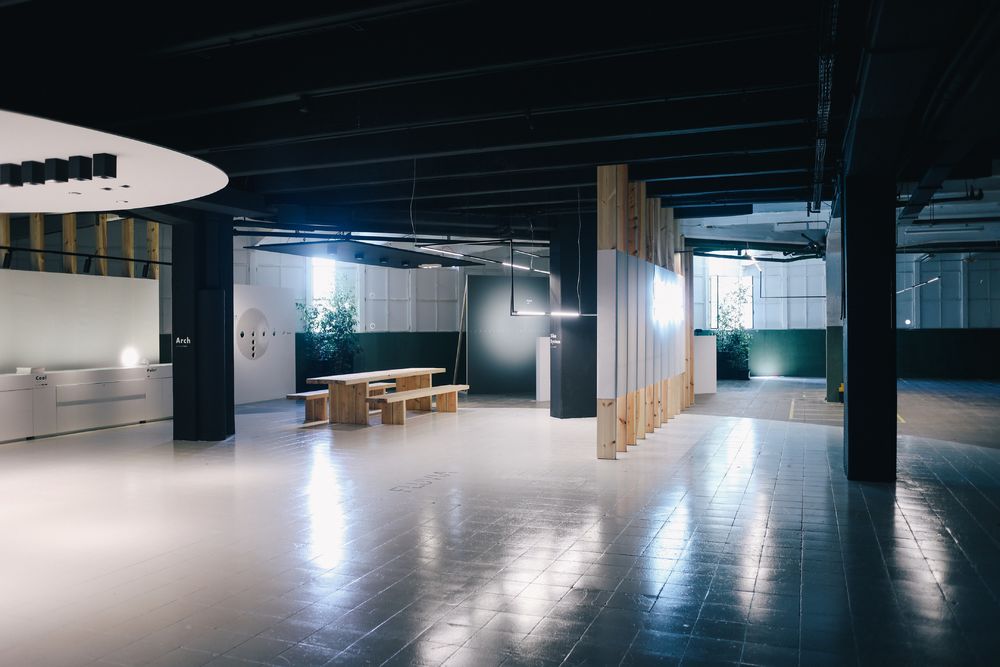 巴塞罗那 Fluvia 展厅——自然与科技的融合