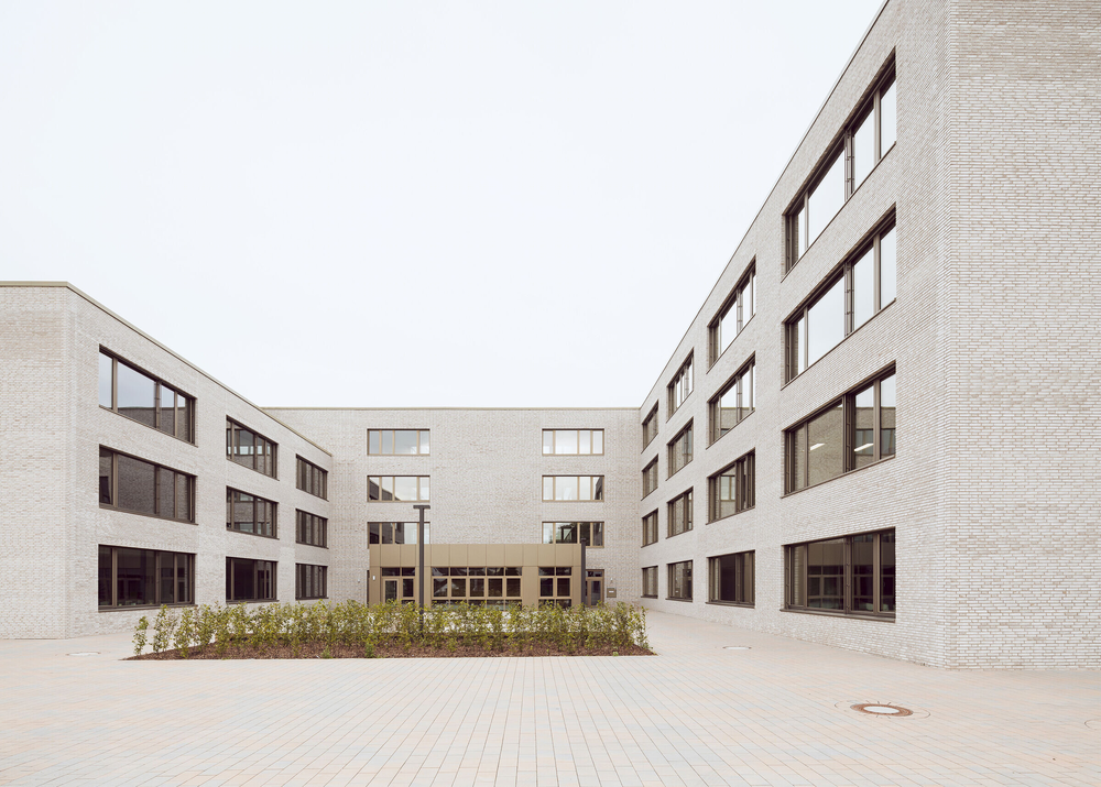 Sehw Architektur 打造德国埃森 Gustav Heinemann 综合学校，现代教育空间的完美典范