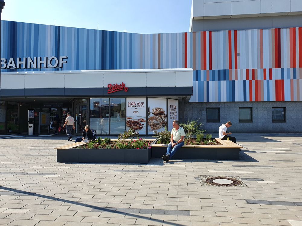 绿洲般的 Cottbus 中央车站广场