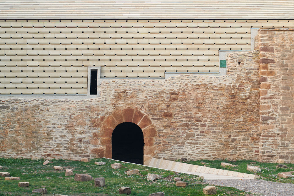 San Juan de Ruesta 修道院重建，西班牙 / Sebastián Arquitectos