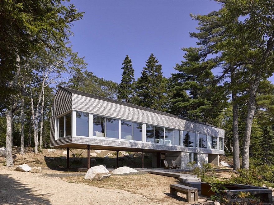 新斯科舍湖边镜像点小屋，极简风格融入本土元素