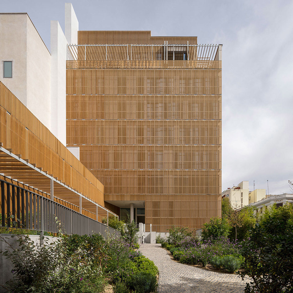 马德里 Salamanca 区 Claudio Coello 121 住宅楼 | 对比材料打造独特城市景观