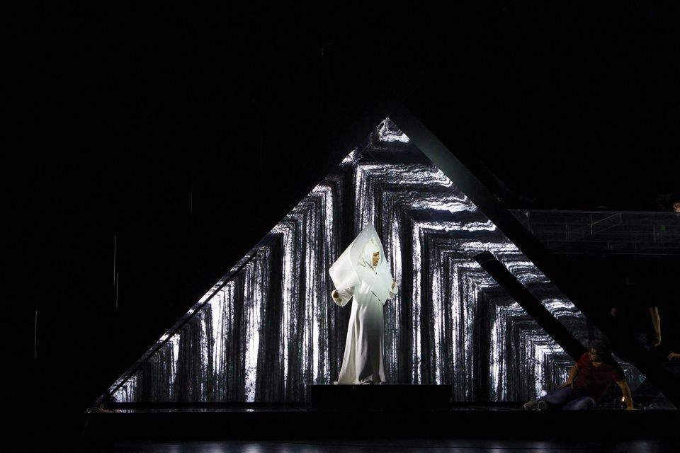 teamLab 打造数字化艺术舞台，《图兰朵》歌剧震撼日内瓦