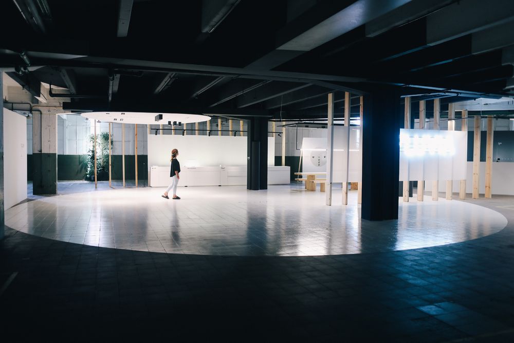 巴塞罗那 Fluvia 展厅——自然与科技的融合