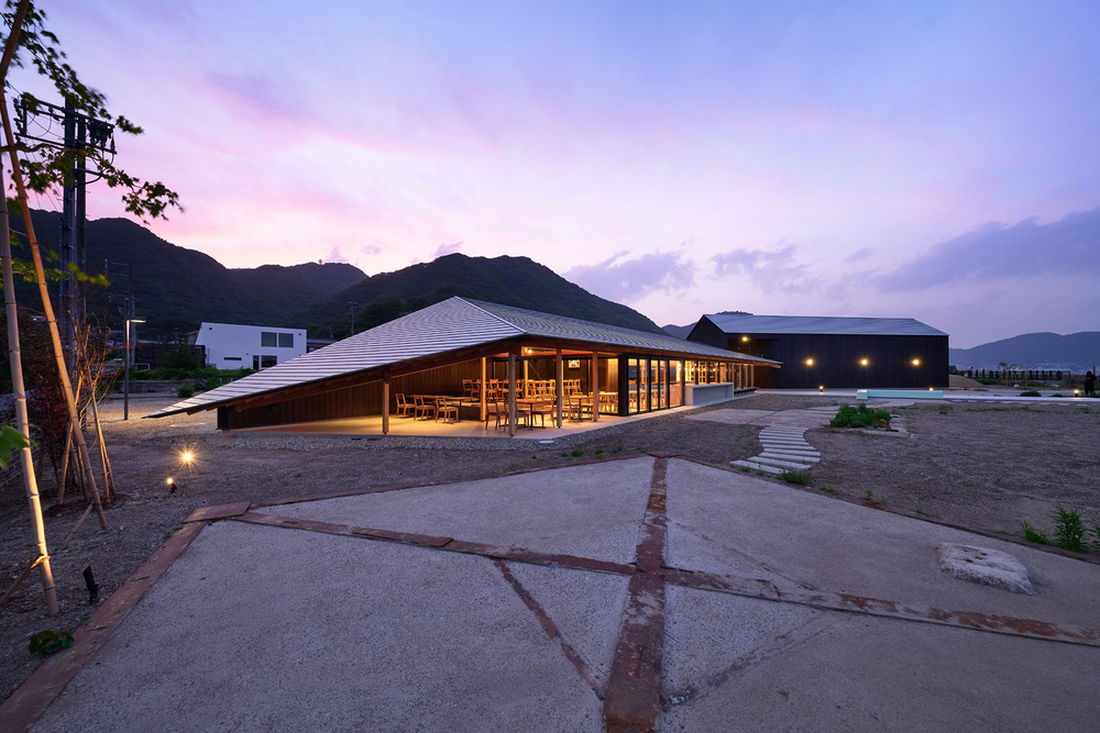 船坞遗迹上的 SETOUCHI JOZOJO 景观建筑