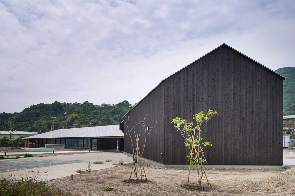 船坞遗迹上的 SETOUCHI JOZOJO 景观建筑