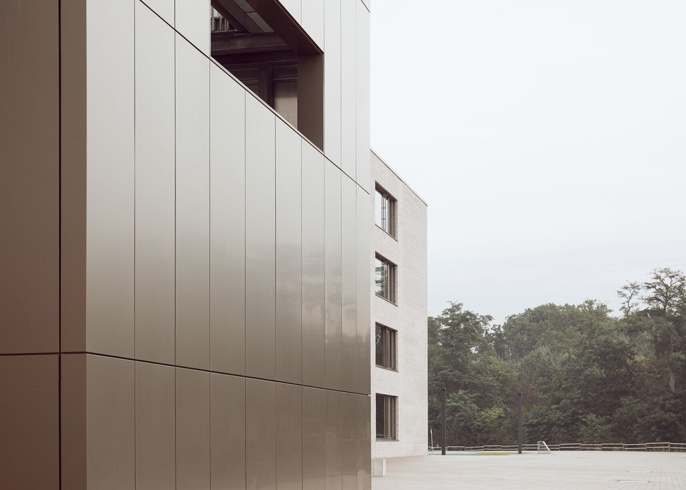 Sehw Architektur 打造德国埃森 Gustav Heinemann 综合学校，现代教育空间的完美典范