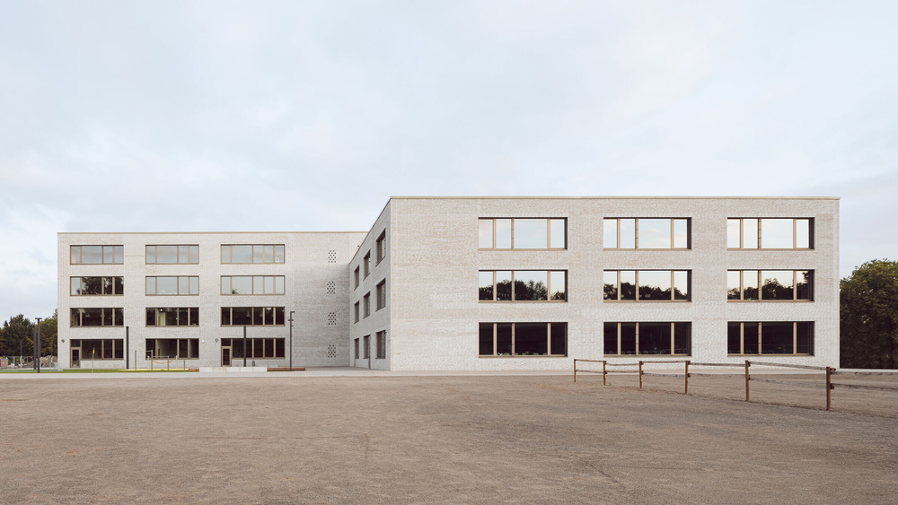 Sehw Architektur 打造德国埃森 Gustav Heinemann 综合学校，现代教育空间的完美典范