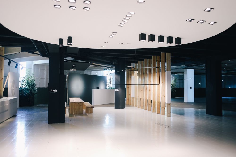 巴塞罗那 Fluvia 展厅——自然与科技的融合