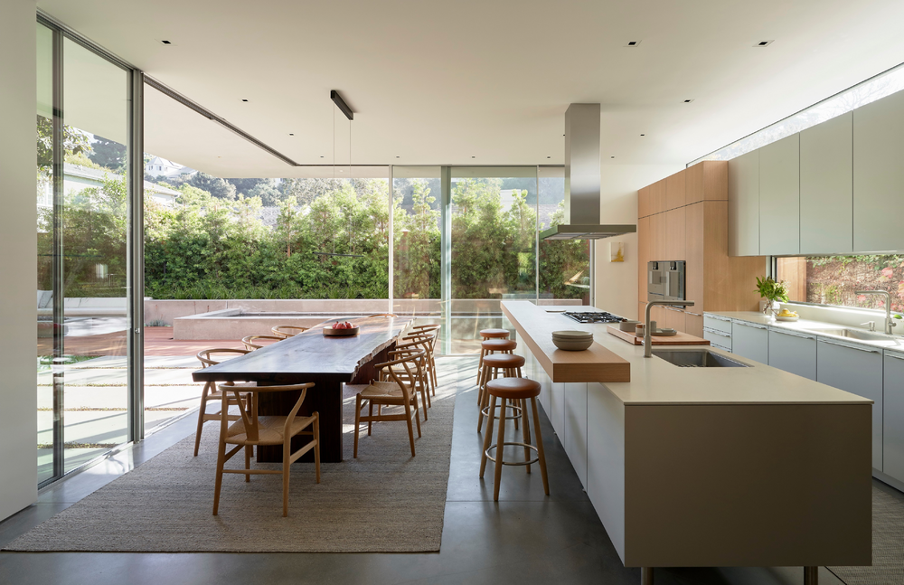 Montalba Architects 打造绿意环绕的垂直庭院别墅 SL2 House