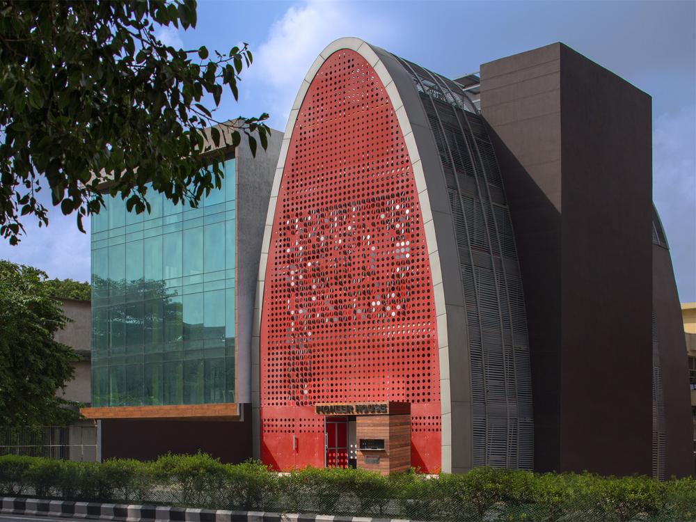 Anagram Architects 打造独特红色幕墙的印度 The Digit 办公楼
