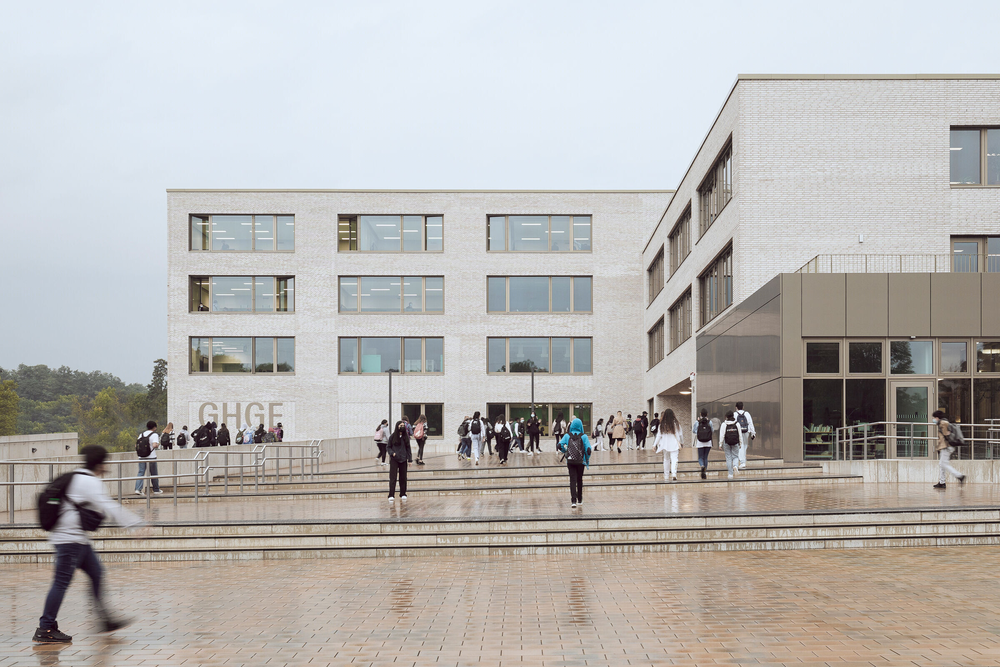 Sehw Architektur 打造德国埃森 Gustav Heinemann 综合学校，现代教育空间的完美典范
