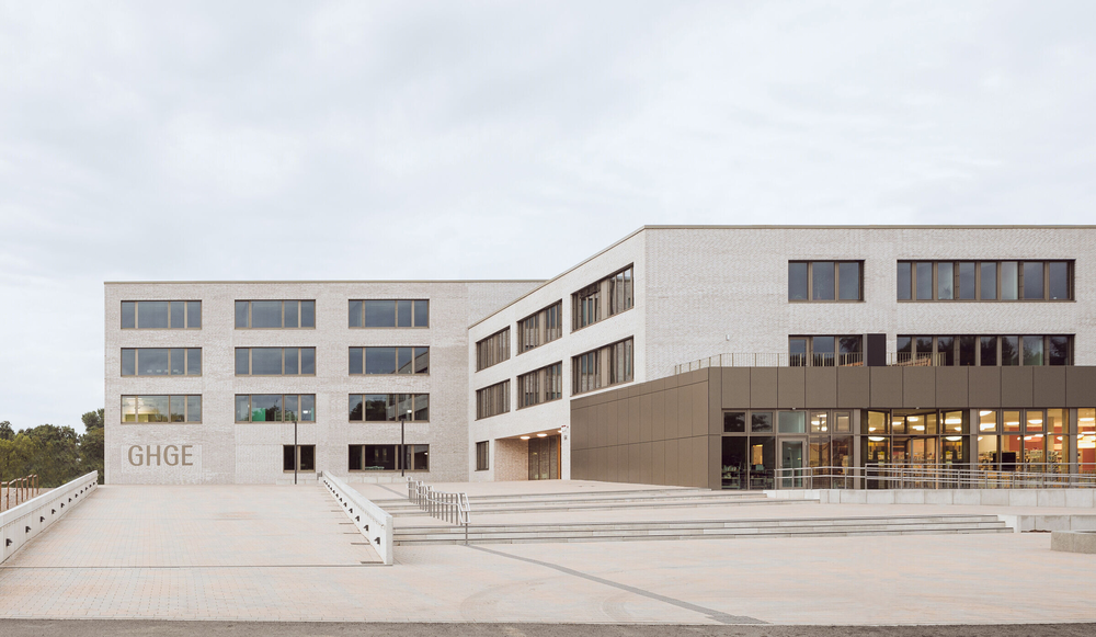 Sehw Architektur 打造德国埃森 Gustav Heinemann 综合学校，现代教育空间的完美典范